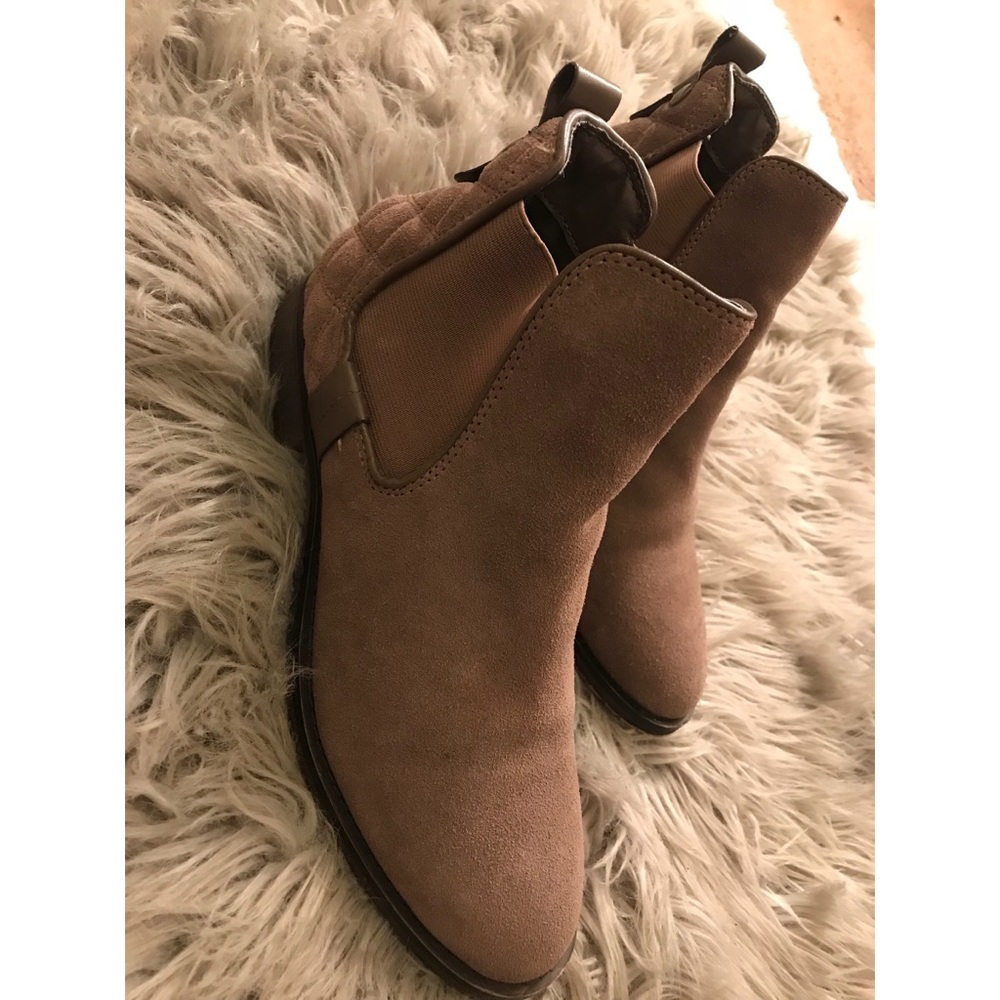 Chic Steve Madden Booties!!!